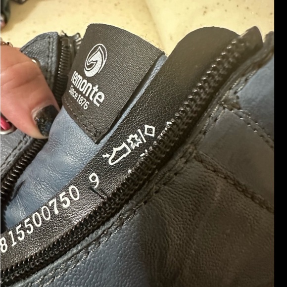 Remonte, size 9 sneakers - Picture 5 of 5